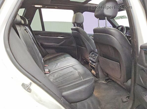 5UXKR0C56J0X90703 2018 BMW X5 White Rear interior view