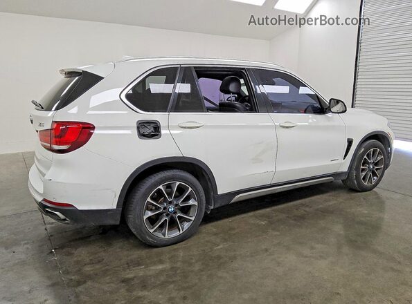5UXKR0C56J0X90703 2018 BMW X5 White Rear right