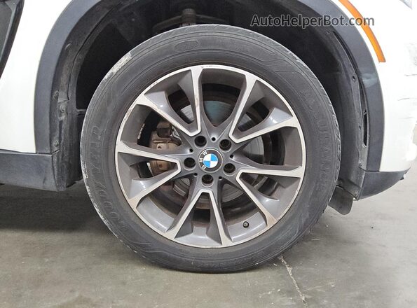 5UXKR0C56J0X90703 2018 BMW X5 White 