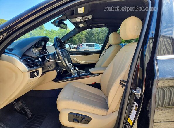5UXKR0C57JL071541 2018 BMW X5 Black Front interior view
