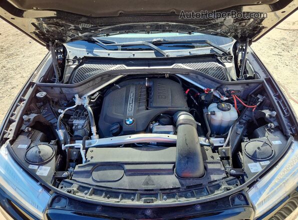 5UXKR0C57JL071541 2018 BMW X5 Black Engine compartment view