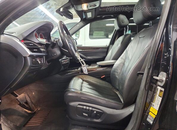 5UXKT0C53J0V99872 2018 BMW X5 Черный Вид салона спереди