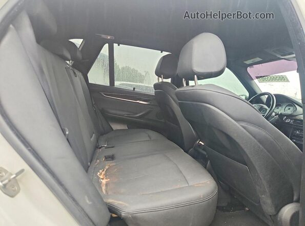 5UXKT0C56J0W00500 2018 BMW X5 White Rear interior view