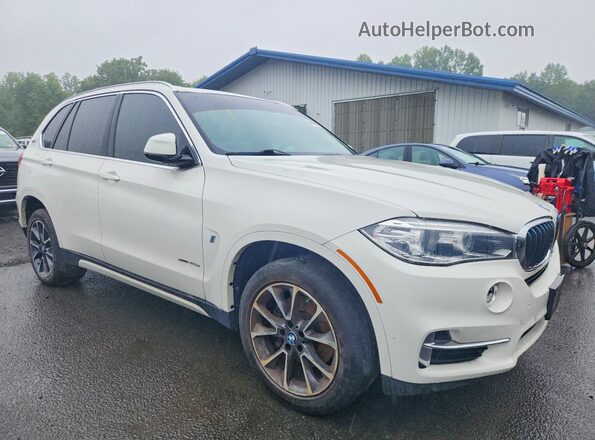 5UXKT0C56J0W00500 2018 BMW X5 White Front right