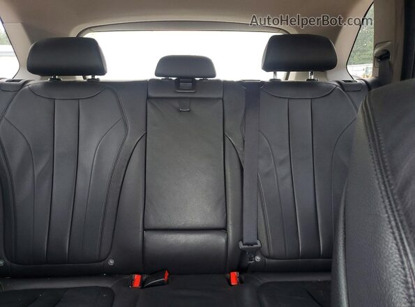 5UXKT0C57G0S78345 2016 BMW X5 Silver Rear seats view