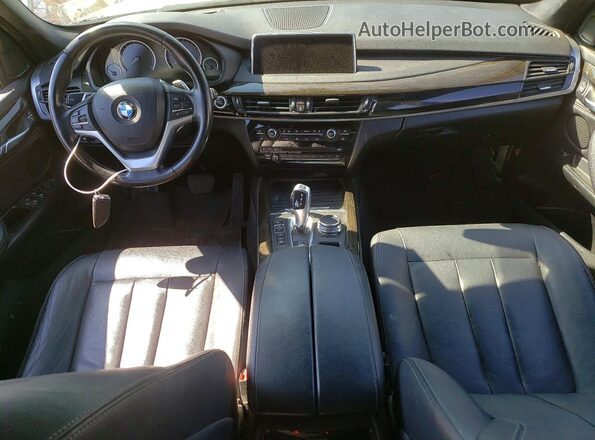 5UXKT0C57J0W00358 2018 BMW X5 Серый Вид панели приборов