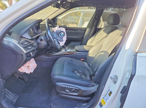 5UXKT0C59J0V98094 2018 BMW X5 White Widok wnętrza z przodu