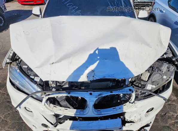 5UXKT0C59J0V98094 2018 BMW X5 White Widok komory silnika