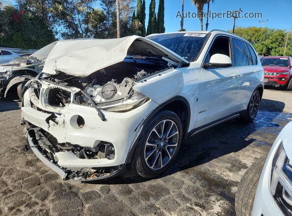 5UXKT0C59J0V98094 2018 BMW X5 White 