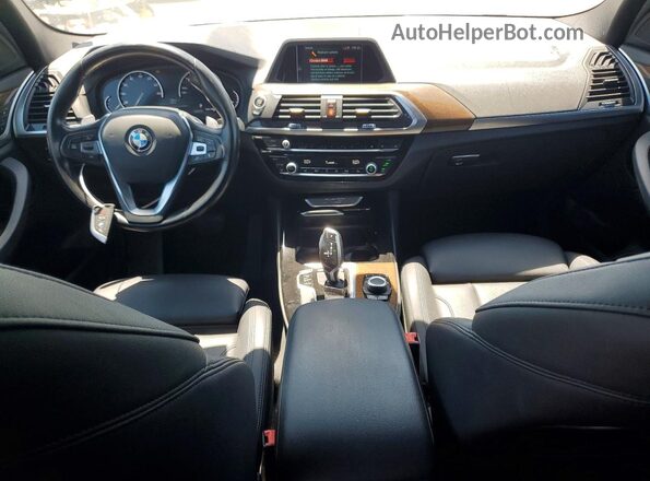 5UXTR7C55KLR47294 2019 BMW X3 Белый Вид панели приборов