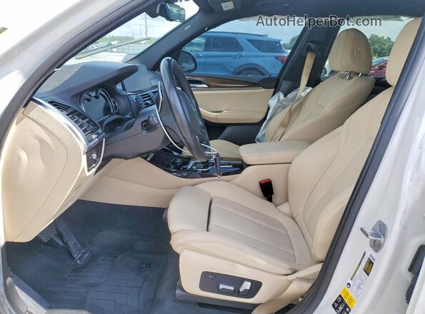 5UXTR9C52JLD62279 2018 BMW X3 White Vista interior delantera
