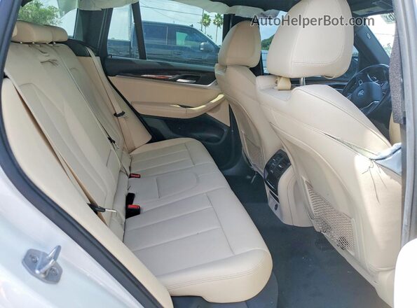 5UXTR9C52JLD62279 2018 BMW X3 White Vista interior trasera