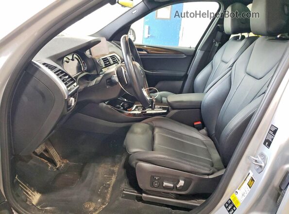 5UXTR9C57KLR08850 2019 BMW X3 Silver წინა სალონის ხედი