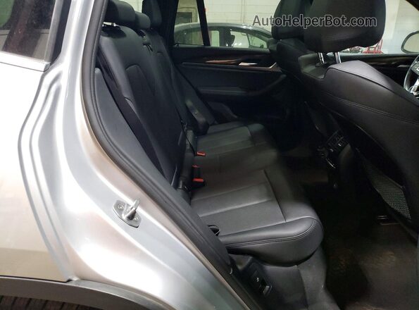 5UXTR9C57KLR08850 2019 BMW X3 Silver უკანა სალონის ხედი