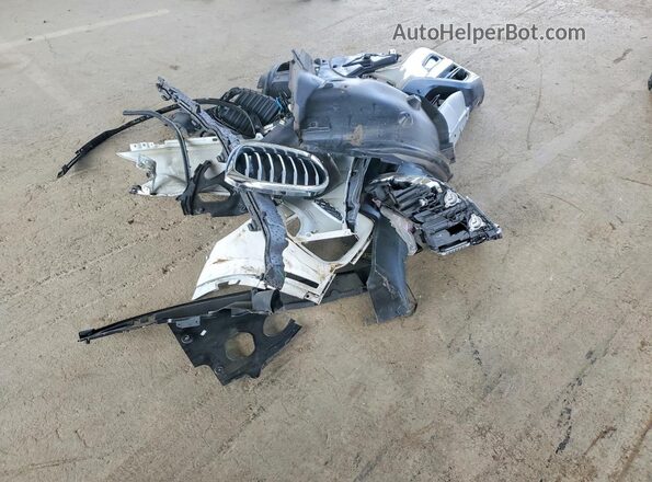 5UXTR9C58KLE19960 2019 BMW X3 White Widok komory silnika