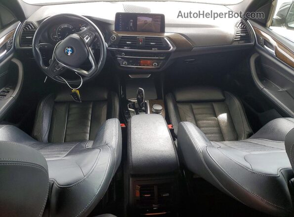5UXTR9C58KLE19960 2019 BMW X3 White Widok deski rozdzielczej