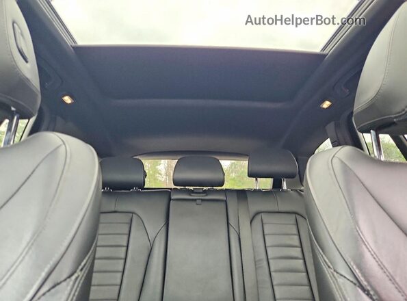 5UXTR9C5XKLP77848 2019 BMW X3 White Հետևի նստատեղերի տեսք