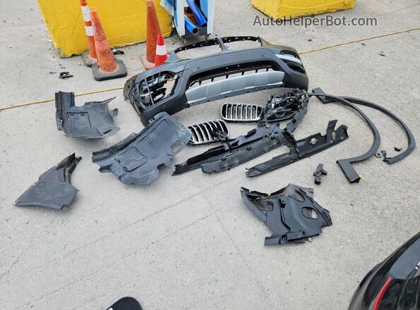 5UXTY3C00M9E77842 2021 BMW X3 Black Widok naklejki z numerem VIN