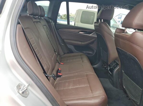 5UXTY3C01L9B23701 2020 BMW X3 Серебряный Вид задней части салона