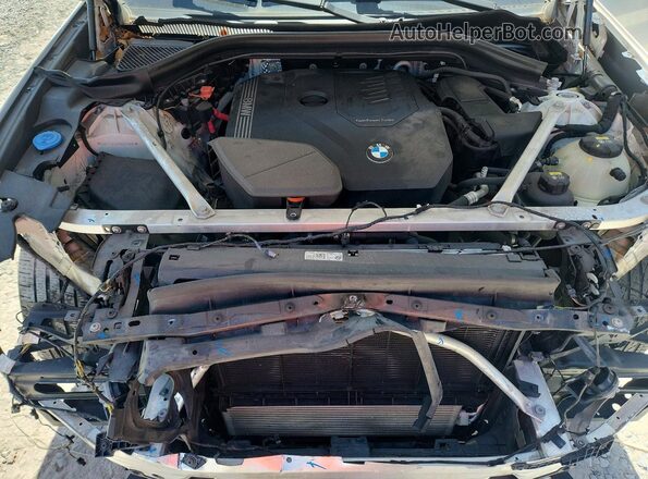 5UXTY3C03M9G03806 2021 BMW X3 White Вид задньої частини салону
