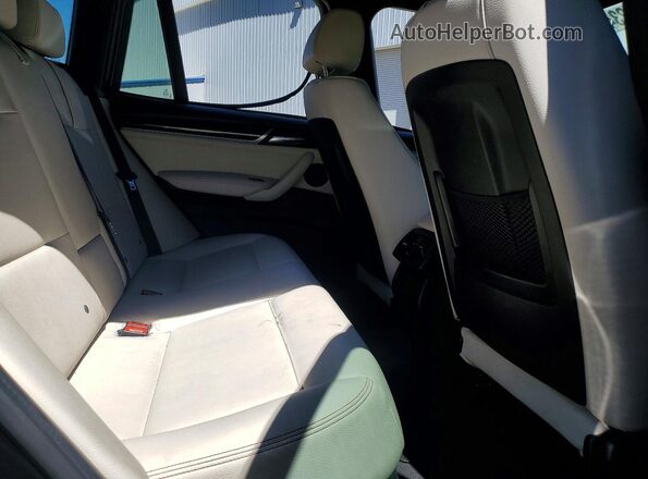 5UXWX7C51G0K36557 2016 BMW X3 Blue Widok wnętrza z tyłu