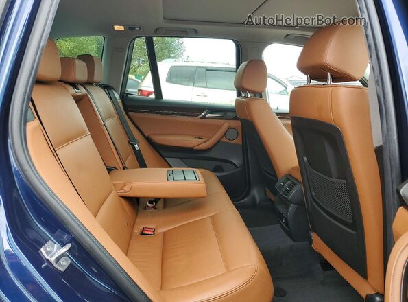 5UXWX9C32H0T22519 2017 BMW X3 Blue Vista interior trasera