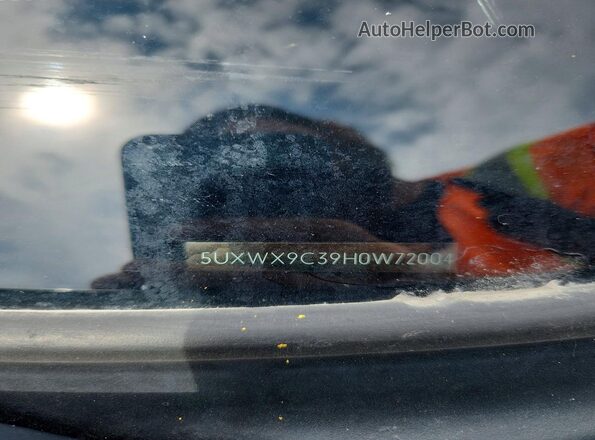 5UXWX9C39H0W72004 2017 BMW X3 Black Vista del compartimento del motor