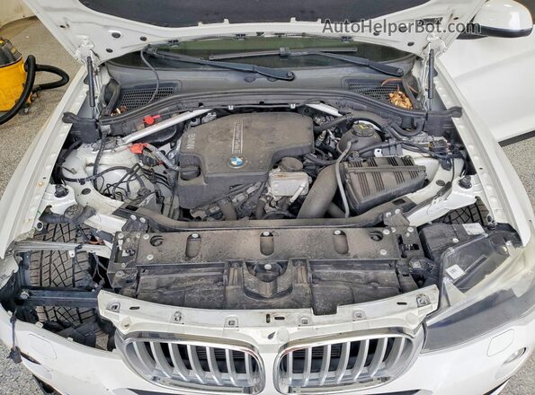 5UXWX9C57G0D94643 2016 BMW X3 White Vista del compartimento del motor
