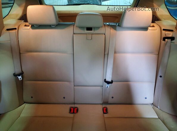 5UXWX9C57G0D94643 2016 BMW X3 White Vista de los asientos traseros