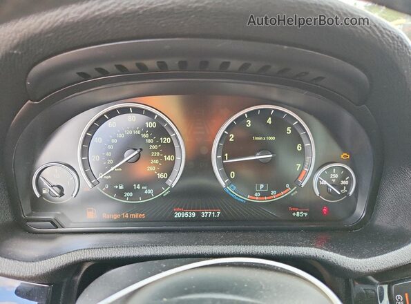 5UXWX9C59G0D88911 2016 BMW X3 White ხელსაწყოთა პანელის ხედი