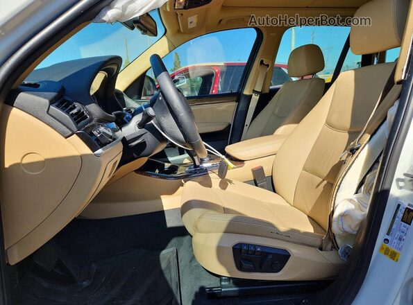 5UXWZ7C30H0V88751 2017 BMW X3 White Widok wnętrza z przodu