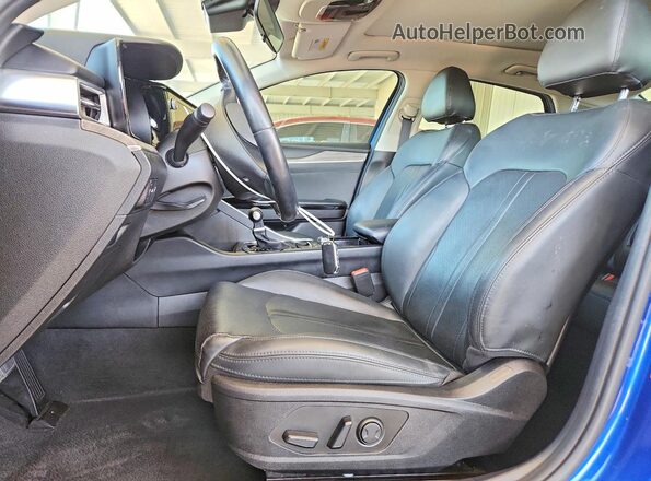 5XXG34J27PG213422 2023 KIA K5 Blue წინა სალონის ხედი
