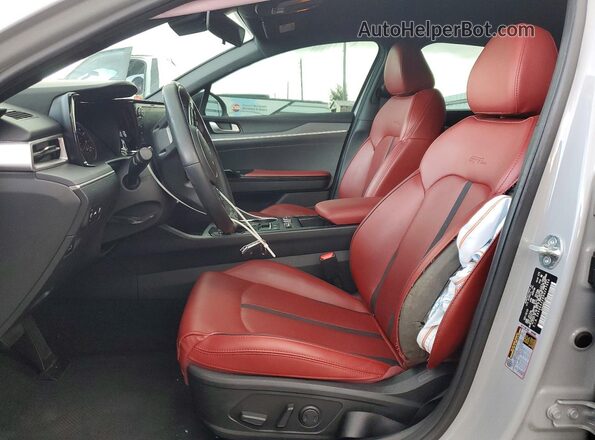 5XXG64J28RG247654 2024 KIA K5 Gray Vista interior delantera