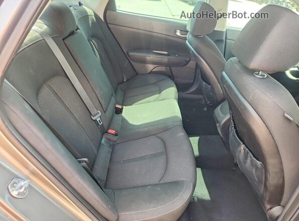 5XXGT4L32GG024053 2016 KIA OPTIMA Gray Widok tylnych siedzeń
