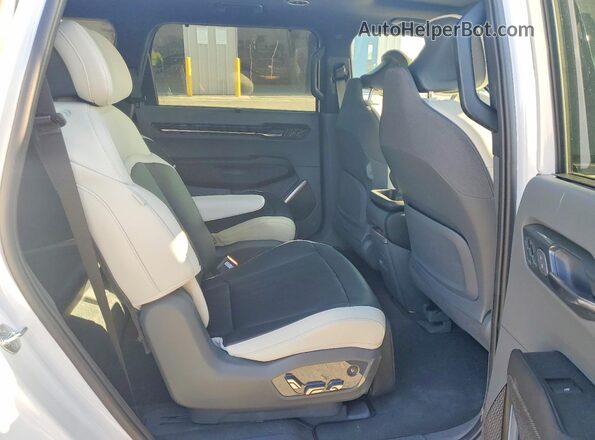 5XYAEFS56TG021855 2026 KIA EV9 Белый Вид задних сидений