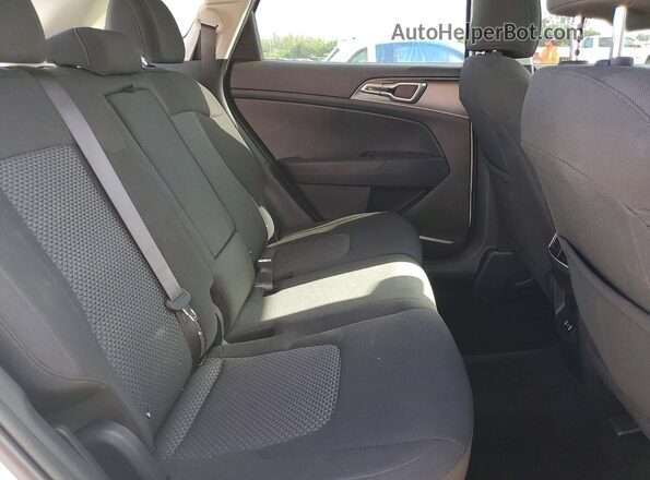 5XYK23DF9TG435195 2026 KIA SPORTAGE White Вид задньої частини салону