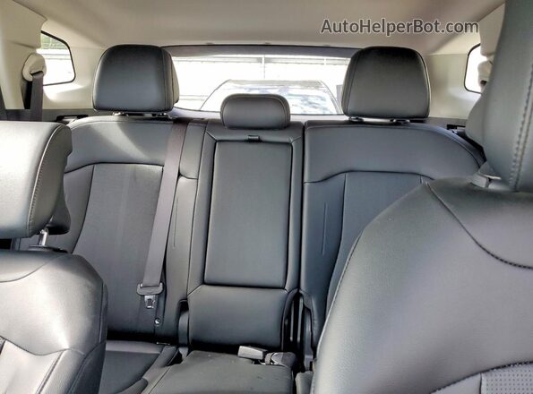 5XYK33DF0TG413888 2026 KIA SPORTAGE Gray Vista de los asientos traseros