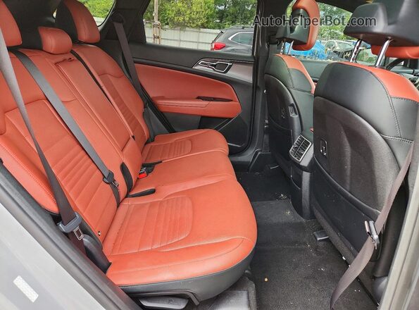5XYK53AF6PG078642 2023 KIA SPORTAGE Gray Widok wnętrza z tyłu