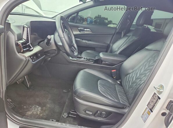 5XYK7CAF4PG064233 2023 KIA SPORTAGE White Вид салону спереду