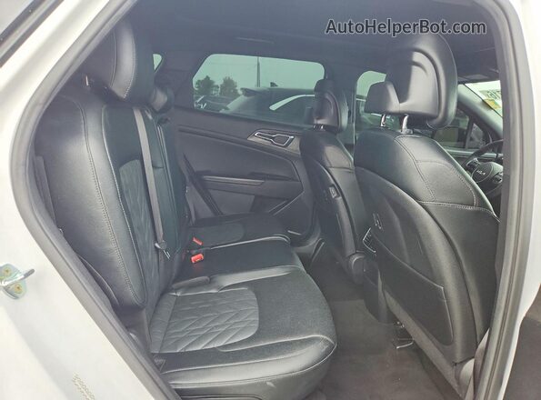 5XYK7CAF4PG064233 2023 KIA SPORTAGE White Вид задньої частини салону