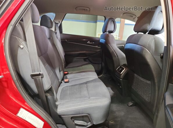 5XYPGDA54HG191990 2017 KIA SORENTO Red უკანა სალონის ხედი