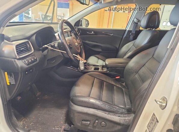 5XYPHDA50GG141213 2016 KIA SORENTO Белый Вид салона спереди