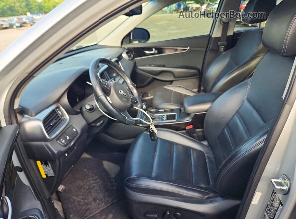 5XYPHDA56HG302293 2017 KIA SORENTO Silver Widok wnętrza z przodu