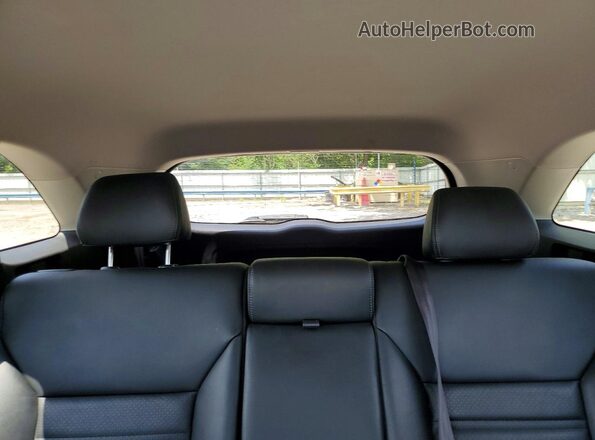 5XYPHDA56HG302293 2017 KIA SORENTO Silver Widok tylnych siedzeń