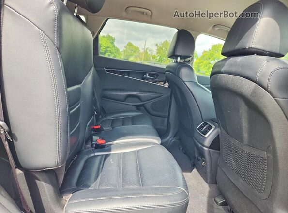 5XYPHDA56KG463931 2019 KIA SORENTO Белый Вид задней части салона