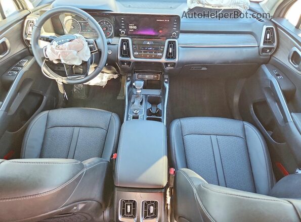 5XYRH4LF8PG176287 2023 KIA SORENTO Серый Вид панели приборов