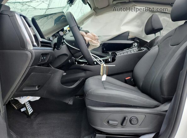 5XYRK4JF4TG451037 2026 KIA SORENTO White Front interior view