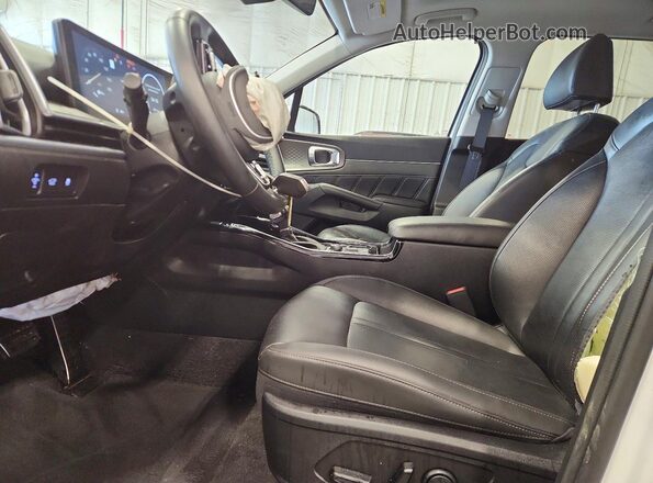 5XYRK4JF8RG304292 2024 KIA SORENTO Белый Вид салона спереди