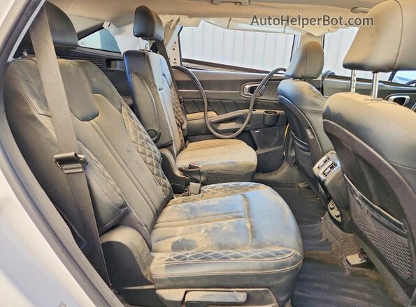 5XYRK4LF5MG044018 2021 KIA SORENTO White Rear interior view