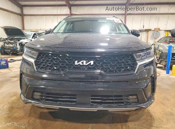 5XYRK4LF7NG076938 2022 KIA SORENTO Черный Вид спереди